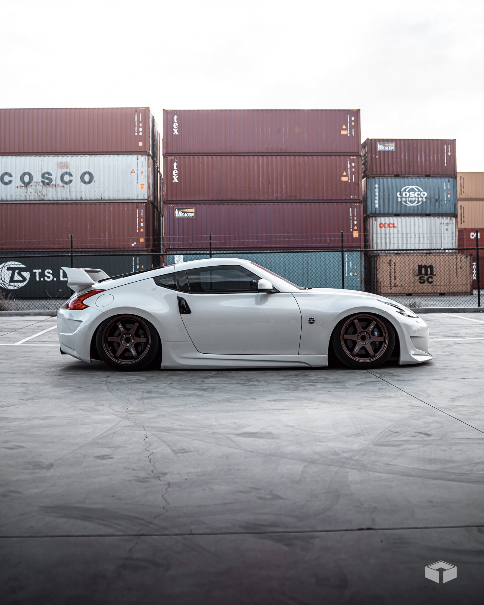 Bagged white Nissan 370Z built by iilumolab